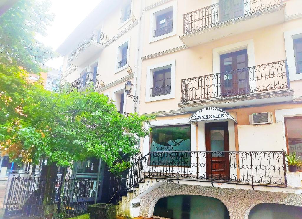 LAUAXETA
